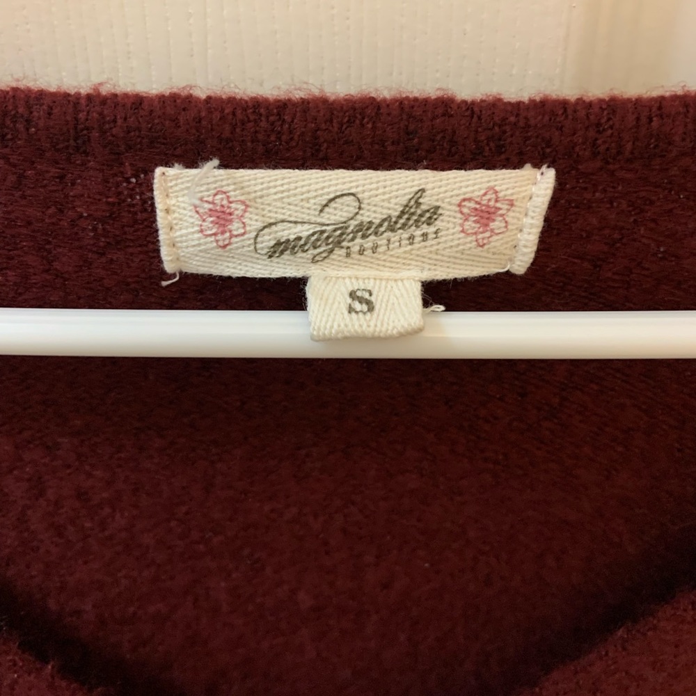 NWOT Magnolia Boutique V-neck Sweater - Picture 2 of 6